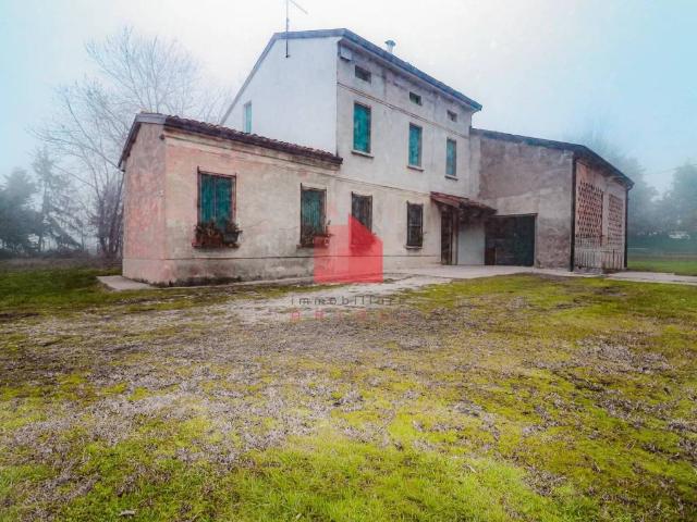 Casa indipendente in vendita a Magnacavallo MN