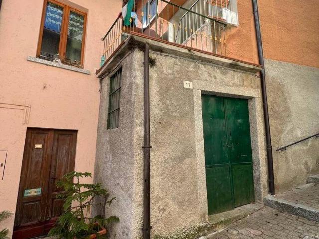 Casa indipendente in vendita a Magreglio CO