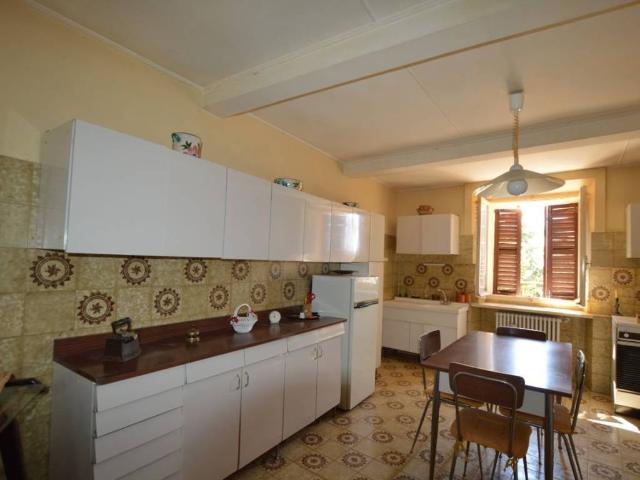 Casa indipendente in vendita a Maiolati Spontini AN