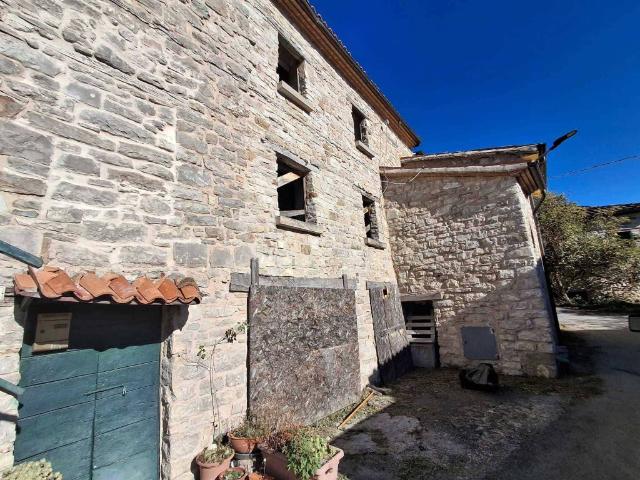Casa indipendente in vendita a Maiolo RN
