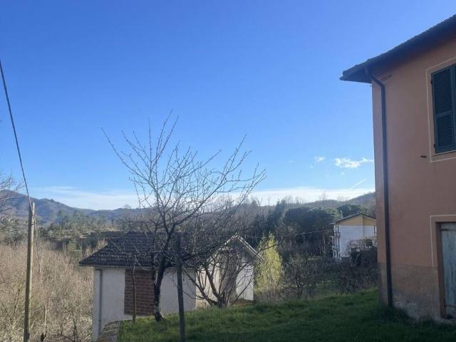 Villa in vendita a Maissana SP