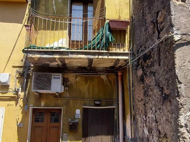 Casa indipendente in vendita a Maletto CT