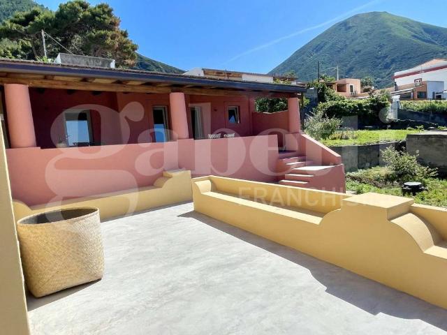 Casa indipendente in vendita a Malfa ME