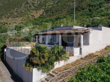 Casa indipendente in vendita a Malfa ME