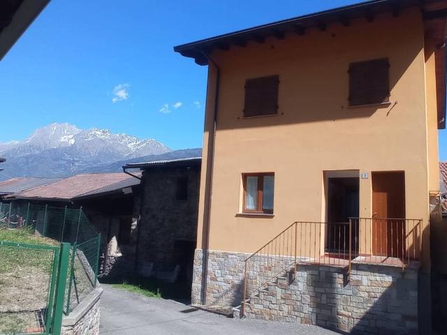 Casa indipendente in vendita a Malonno BS