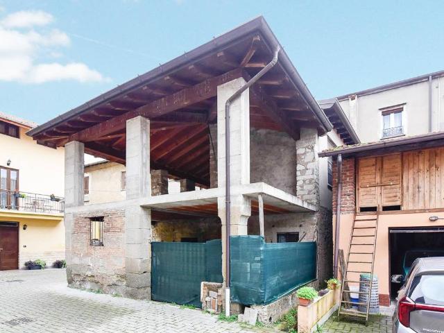 Casa indipendente in vendita a Malnate VA