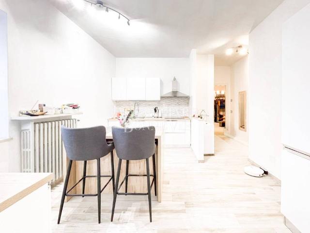 Casa indipendente in vendita a Malnate VA
