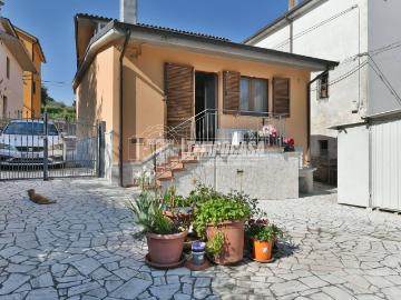 Casa indipendente in vendita a Maltignano