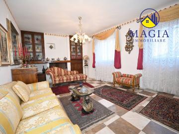 Casa Indipendente in vendita a Maltignano