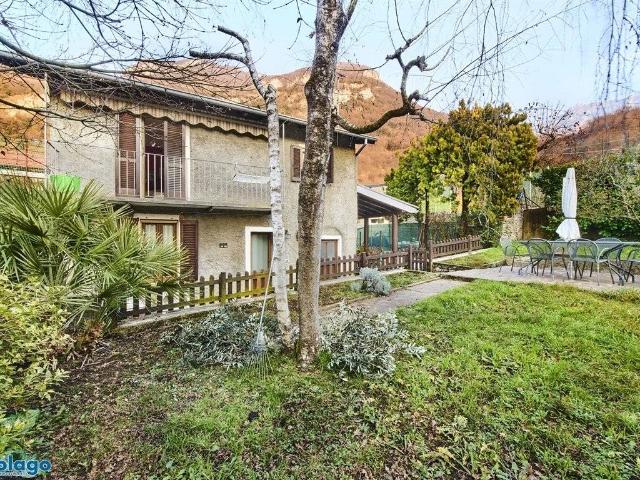 Casa indipendente in vendita a Mandello del Lario LC