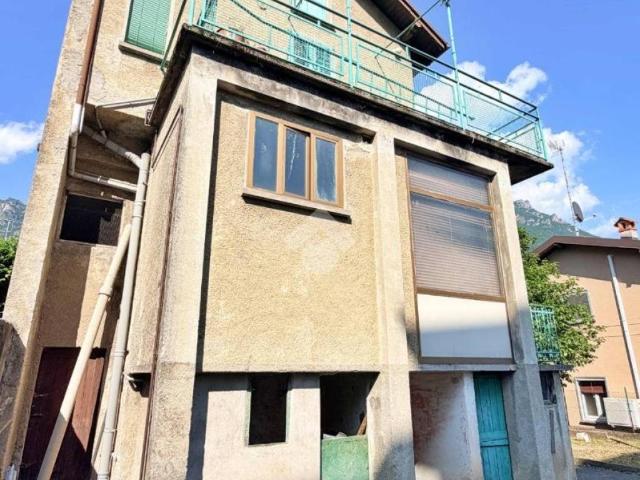 Casa indipendente in vendita a Mandello del Lario LC