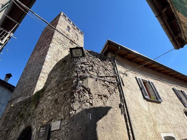 Casa indipendente in vendita a Mandello del Lario LC