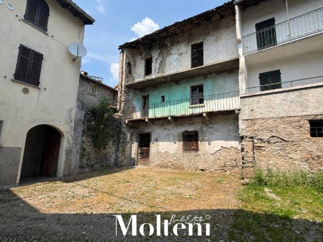 Casa indipendente in vendita a Mandello del Lario LC