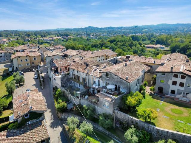 Casa indipendente in vendita a Manerba del Garda vicolo del Poggio, Balbiana