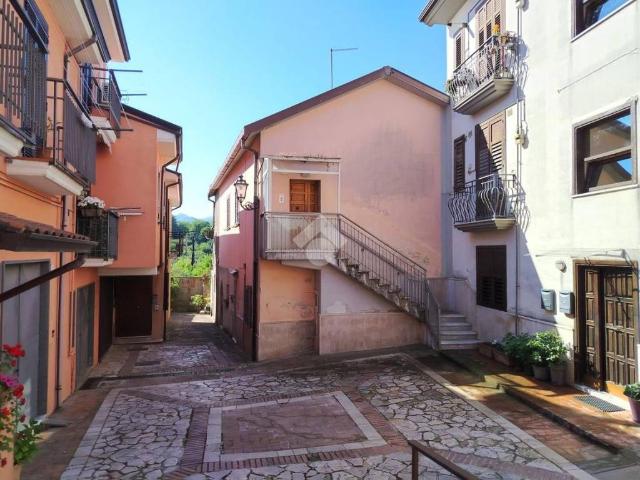 Casa indipendente in vendita a Manocalzati AV