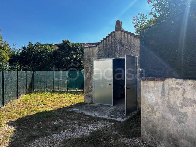 Casa indipendente in vendita a Mantova via Legnago, Lunetta Frassino