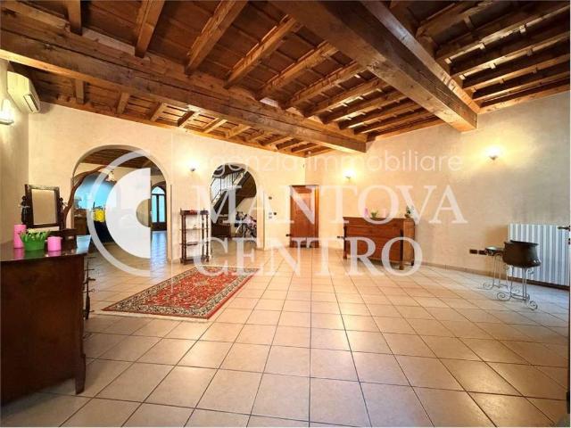 Casa indipendente in vendita a Mantova MN