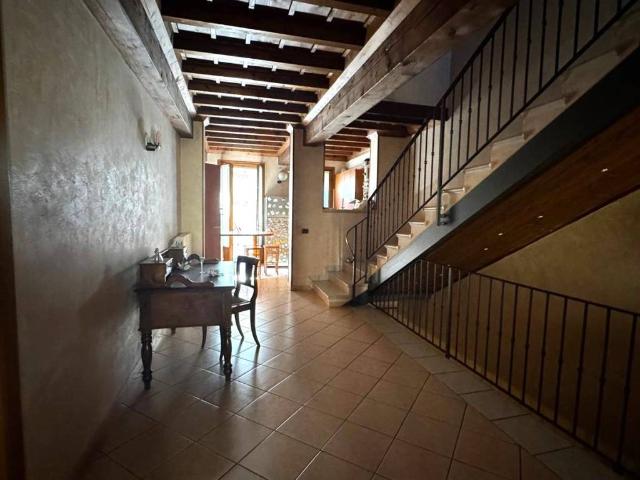Casa indipendente in vendita a Mantova MN