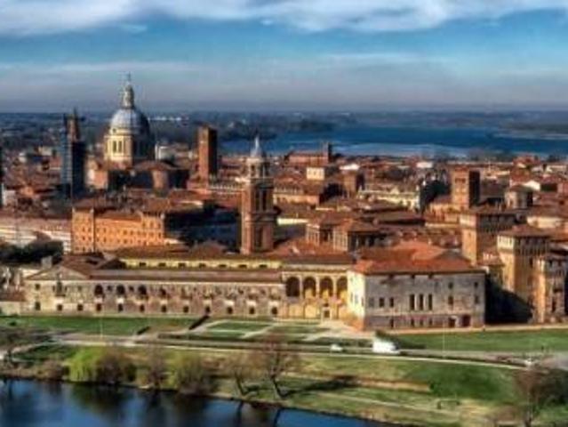 Casa indipendente in vendita a Mantova MN
