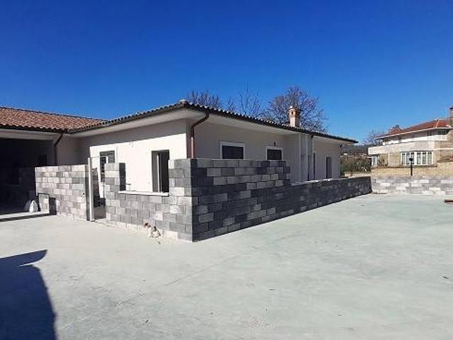 Casa indipendente in vendita a Manziana RM