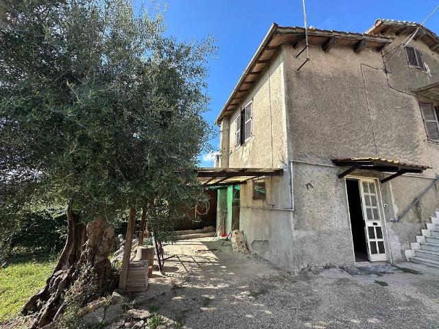 Casa indipendente in vendita a Manziana RM