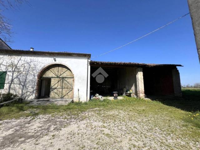 Casa indipendente in vendita a Marcaria MN