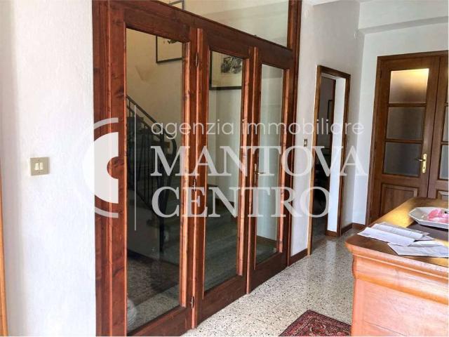 Casa indipendente in vendita a Marcaria MN