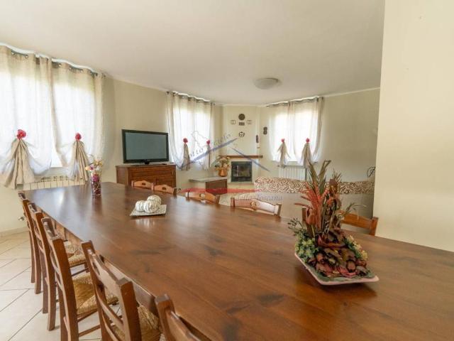 Casa indipendente in vendita a Marciano della Chiana AR