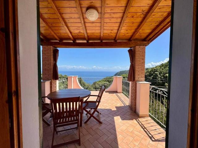 Casa indipendente in vendita a Marciana LI
