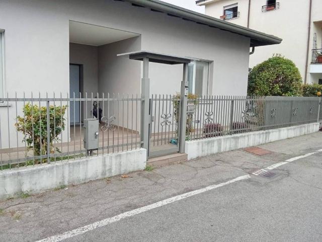 Casa indipendente in vendita a Mariano Comense CO