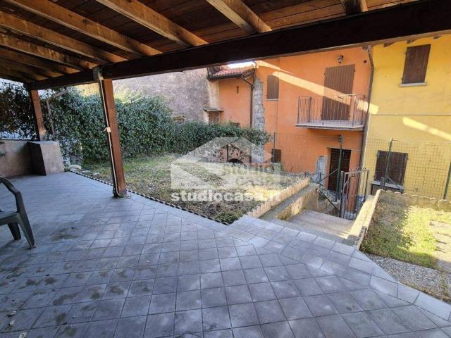 Casa indipendente in vendita a Marone BS