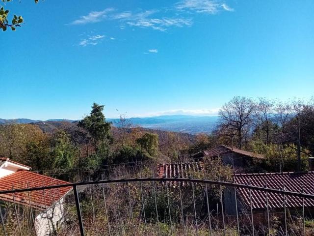Casa indipendente in vendita a Marliana PT