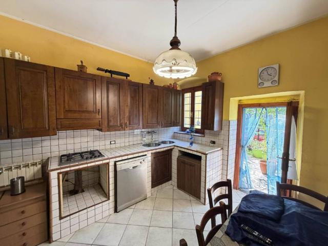 Casa indipendente in vendita a Marliana PT