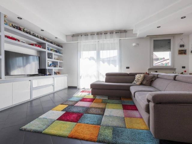 Casa indipendente in vendita a Marnate VA