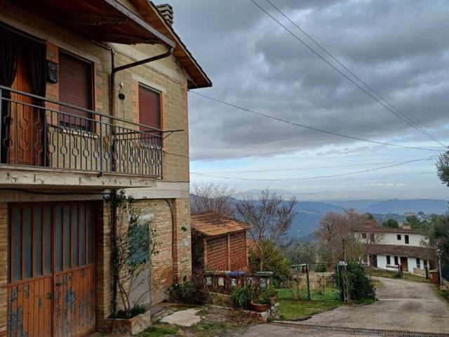 Casa indipendente in vendita a Marsciano PG