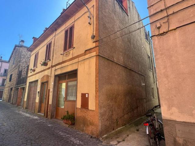 Casa indipendente in vendita a Marta VT