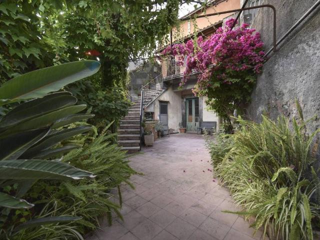 Casa indipendente in vendita a Mascalucia CT