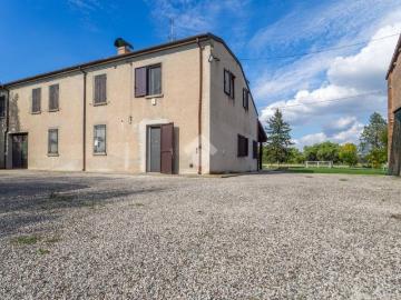 Casa indipendente in vendita a Masi Torello FE