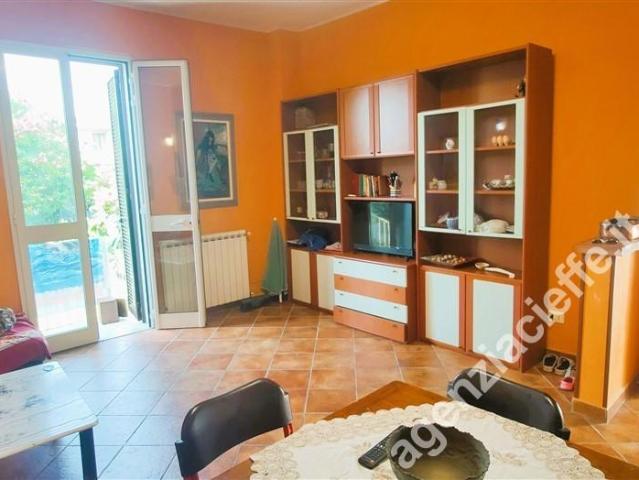 Casa indipendente in vendita a Massa