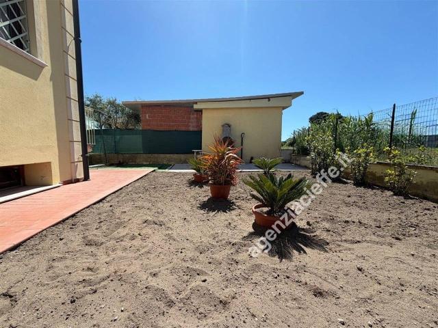 Casa indipendente in vendita a Massa