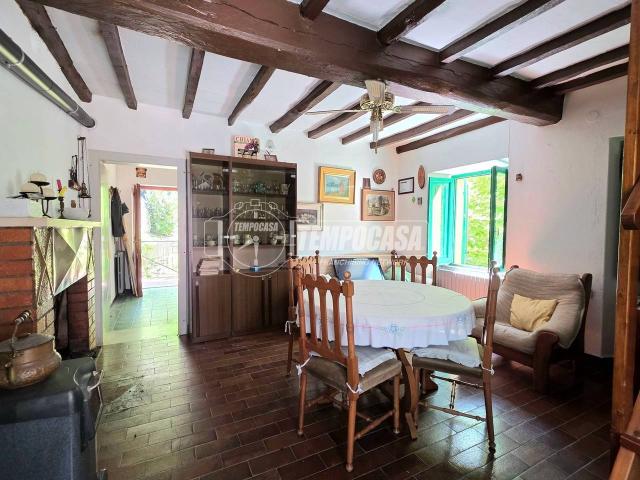 Casa indipendente in vendita a Massa