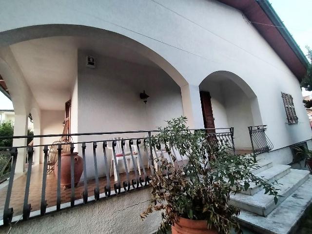Casa indipendente in vendita a Massa