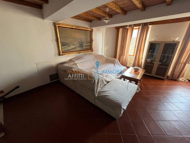 Casa indipendente in vendita a Massa