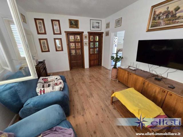 Casa indipendente in vendita a Massa