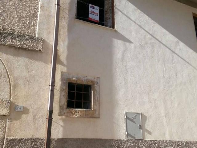 Casa indipendente in vendita a Massa d'Albe AQ