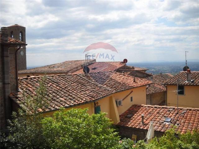 Casa indipendente in vendita a Massa E Cozzile
