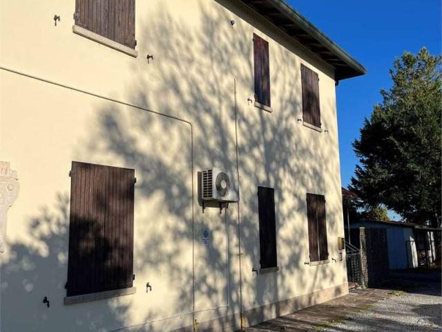 Casa indipendente in vendita a Massa Lombarda RA