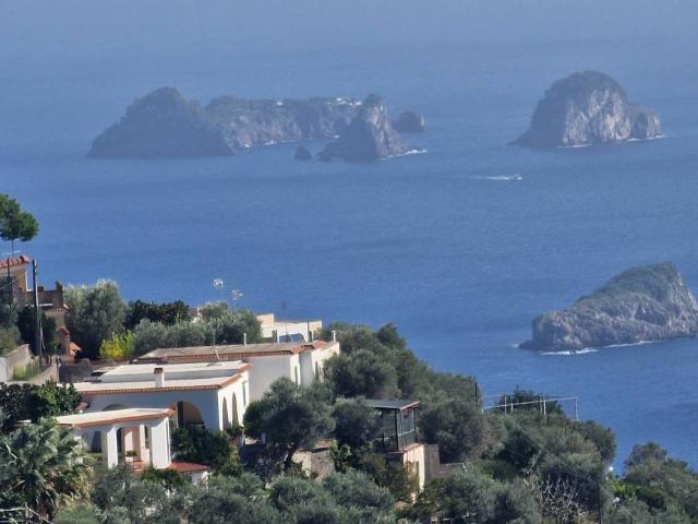 Casa indipendente in vendita a Massa Lubrense NA