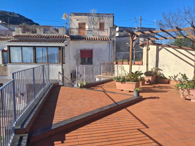 Casa indipendente in vendita a Massa Lubrense NA