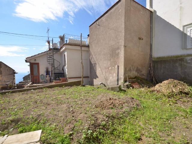 Casa indipendente in vendita a Massa Lubrense NA